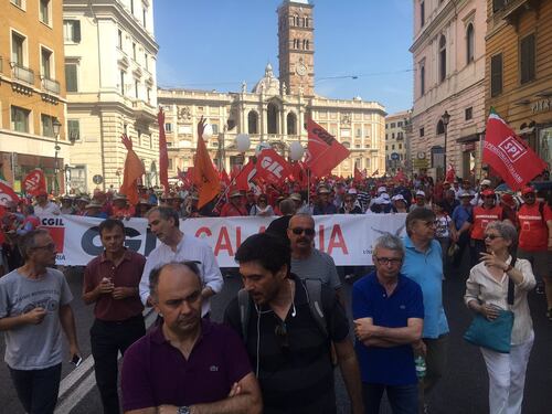 Doppio corteo e maratona. E anche oggi Roma è bloccata