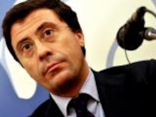 Guerra tra bande alla corte di Fini