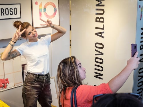 Alessandra Amoroso festeggia dieci anni di carriera