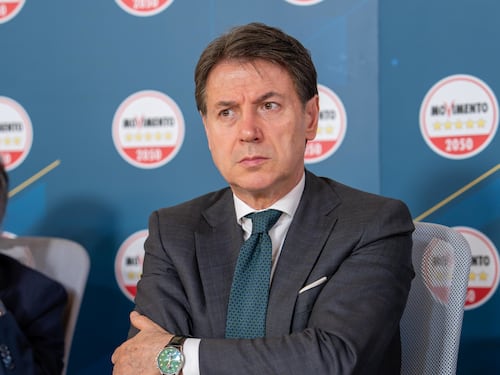 Domani è il giorno di Conte. Ma prima le dimissioni