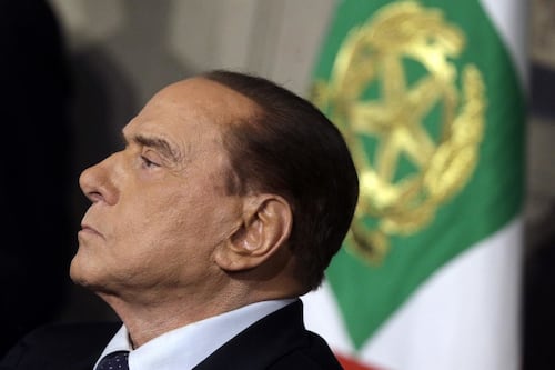 Silvio Berlusconi, un nuovo testamento "firmato in Colombia" riapre la partita