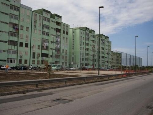 Caivano blindata per l'arrivo di Meloni, schierati gli agenti anti sommossa