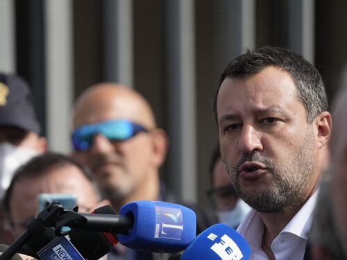 Altra invasione di clandestini in Sicilia, Matteo Salvini all’assalto: a Lamorgese e Di Maio va bene così?
