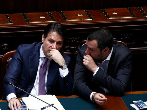 Diciotti, Salvini non si ferma. Scontro con l'Ue: Conte furioso
