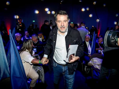 Lega, l’affondo di Salvini al congresso del Carroccio: “L’Islam politico è il cancro dell’Occidente”