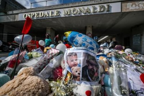 Napoli, autopsia di Domenico: "Nessuna lesione dovuta all'espianto". Domani i funerali