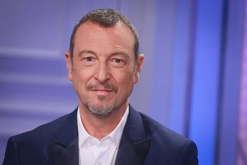 Sanremo 2024, Amadeus annuncia i cantanti di piazza Colombo