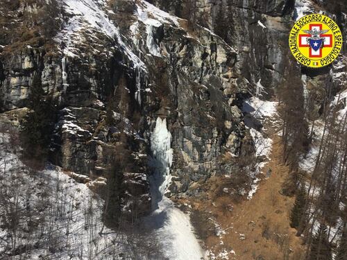 Tragedia in Valle d'Aosta, crolla cascata di ghiaccio: quattro scalatori morti