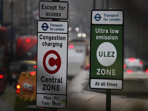 Londra diventa una maxi-fascia verde: 12,50 sterline al giorno l'auto, è bufera