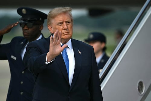 Trump annuncia “il più grande accordo petrolifero della storia”: ecco i frutti dell'operazione Venezuela