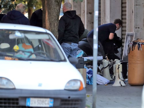 Sgomberata la sede degli ultras laziali, via il murales di Diabolik e la panchina dell'omicidio