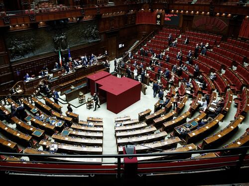 Gli onorevoli adesso sono stanchi di votare