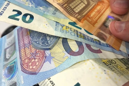 Via le cartelle fino a 5mila euro. Sul Decreto Sostegni si tratta il maxi condono