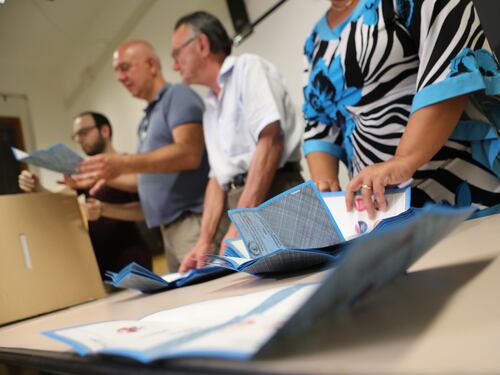 Il Pd vince con l'usato sicuro. Le faide interne affossano il centrodestra
