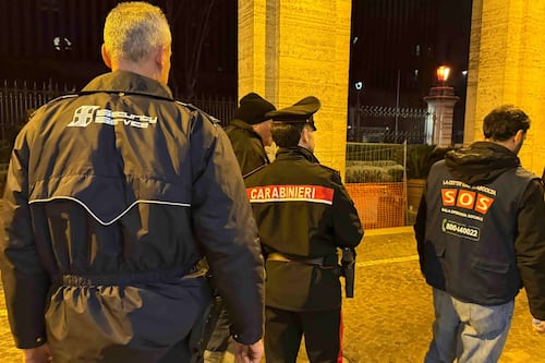 Umberto I, da locali tecnici e sale d'attesa spuntano 18 clochard