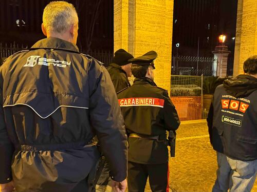 Umberto I, da locali tecnici e sale d'attesa spuntano 18 clochard