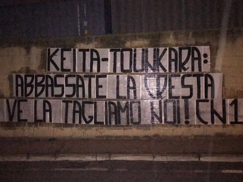Striscione contro Keita e Tounkara