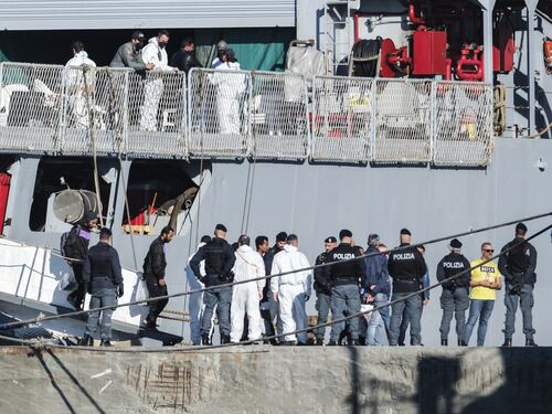 Migranti, riprendono i trasferimenti in Albania. In 49 da Lampedusa a Shengjin