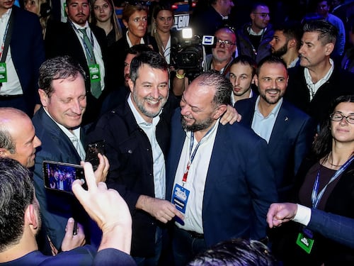 Salvini segretario per la quarta volta. Come cambia il simbolo della Lega