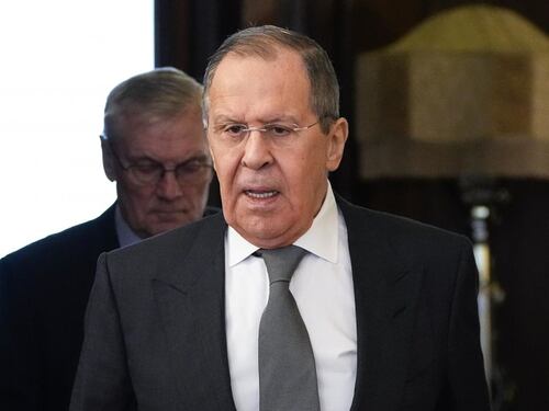 Bucha, il ministro Lavrov nega la strage: "Messinscena di Occidente e Kiev"