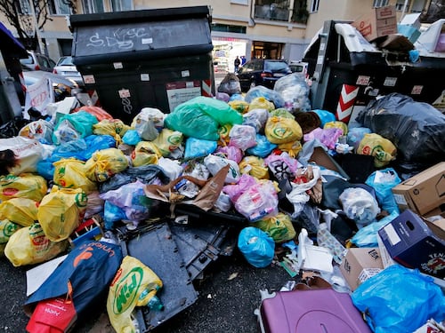 Caos rifiuti a Roma: nel 2020 aumenta la Tari