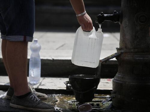 "Autoriduzione della bolletta se l'acqua a Roma sarà razionata"
