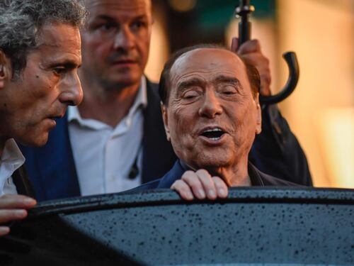 Elezioni, Berlusconi rilancia il presidenzialismo: "Con l'ok Mattarella dovrebbe dimettersi"