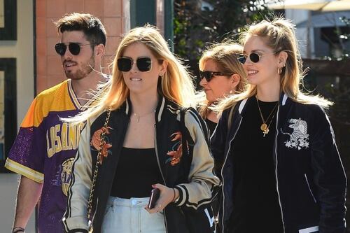 Dopo la nascita di Leone Chiara Ferragni va a spasso con mamma e sorella