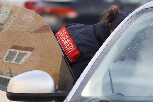 Salerno, propaganda neonazista e istruzioni per esplosivi. Misura cautelare per 25enne
