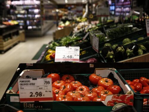 Spesa, da ottobre prezzi bloccati per tre mesi: ecco il protocollo taglia-costi