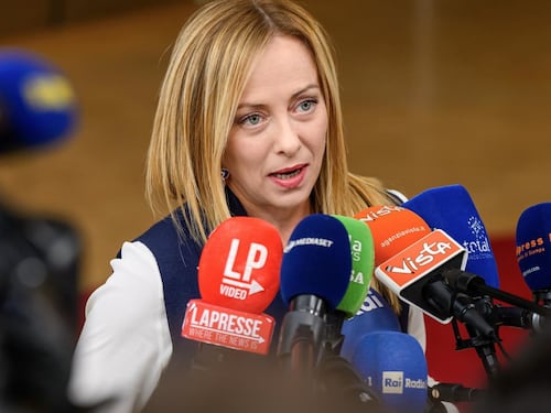 Giorgia Meloni sale nella fiducia degli italiani. Chi fa tremare il sondaggio