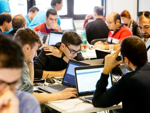 Un esercito di hacker e sviluppatori per la rivoluzione digitale del Paese