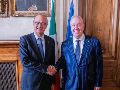 Scuola, accordo MIM-NIAF per valorizzare l’emigrazione italiana in America