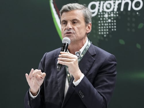 A Calenda si è ristretta Azione. E ora trasloca a casa di Sala