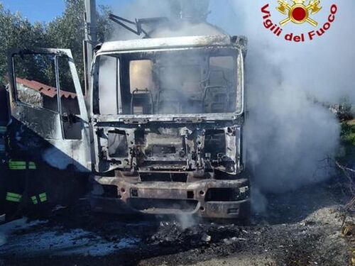 Guerra del latte, assalto incendiario all'autocisterna