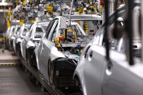 Auto benzina e diesel, salta il divieto del 2035. La Ue pronta a spostarlo