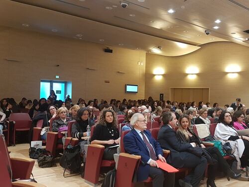 L'ostetrica di comunità e una App per aiutare le neomamme