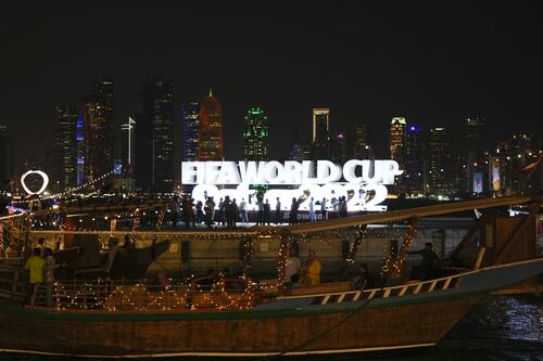 Mondiali, il Qatar vieta la vendita di birra negli stadi: rivolta dello sponsor Budweiser