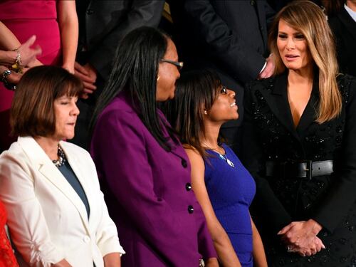 Le donne di Trump: Melania scintillante, Ivanka in rosso