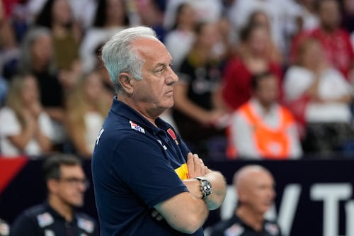 Europei di volley, Italia sconfitta al tie-break nella finale di Istanbul: la Turchia di Santarelli è campione