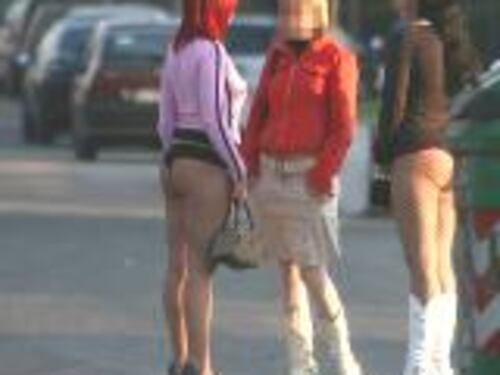 Le ronde dei residenti disturbano i clienti. Prostitute chiamano il 113