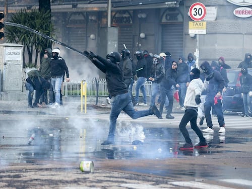 Chi ama Roma sta con la polizia
