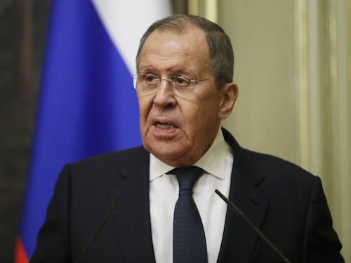 Lavrov va allo scontro con gli Usa: “Minacciano di assassinare Putin”