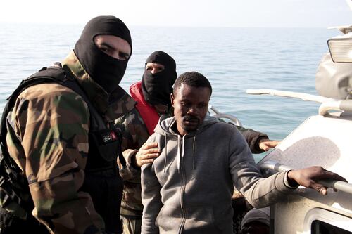 Migranti, allarme della Procura di Agrigento: “Quelli dei pirati i veri blocchi navali”