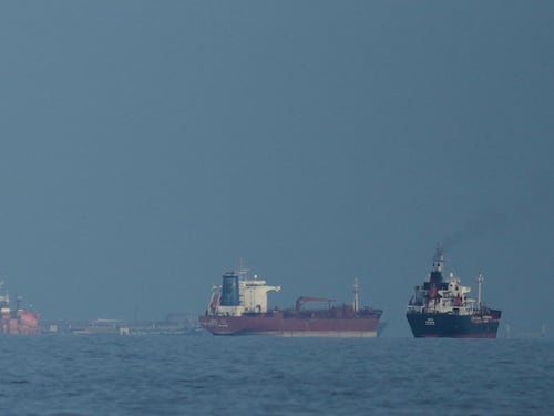 Iran lascia passare per Hormuz chi non è nemico: cinesi, indiani e pakistani ottengono il via libera