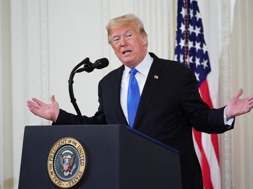 Trump esulta per il midterm. E silura il segretario della Giustizia