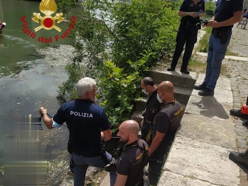 Cadavere riemerge dal Tevere, giallo a Ponte Sisto. È di un americano di 21 anni scomparso due giorni fa