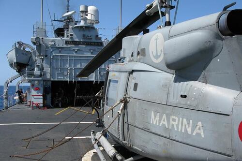 Iran, l'Italia invia la fregata Martinengo a Cipro e chiude l'ambasciata a Teheran