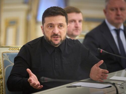 Ucraina, Kiev dice sì alla pace. Zelensky frena: "Ancora molto lavoro da fare"