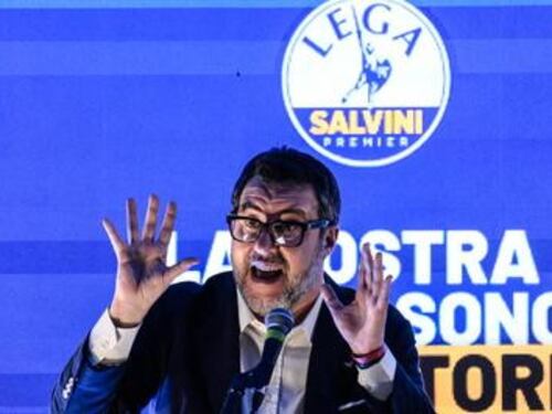 Salvini all'attacco: "La famiglia è un uomo e una donna. Il 18 aprile in piazza per difendere l'Occidente"